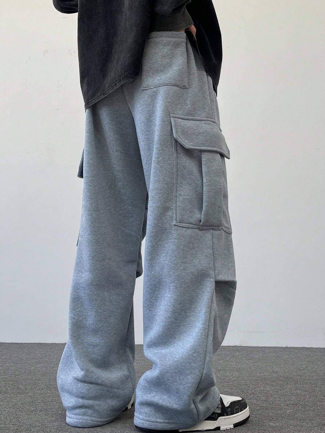 Manfinity Hypemode Men'S Drawstring Waist Cargo Pocket Pleated Loose Casual Baggy Sweatpants Going Out Street Wear Sweatpants, for Husband, Boyfriend Gifts, Grey Baggy Sweatpants, Men S Cargo Sweat Pants, Cargo Sweatpants