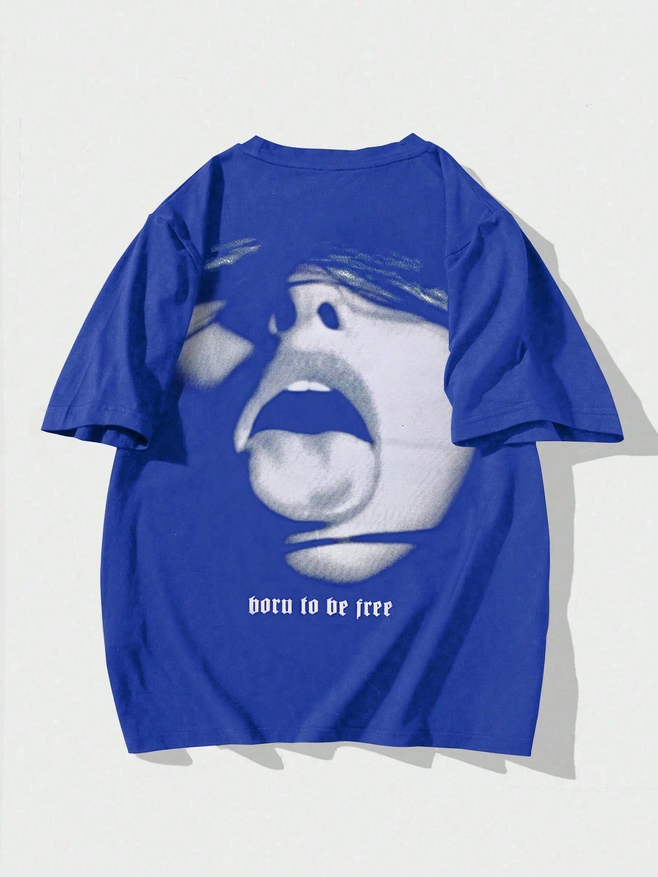 Manfinity EMRG Men Loose Fit Short Sleeve T-Shirt with Character Graphic Print, Street Wear, Boyfriend Gift