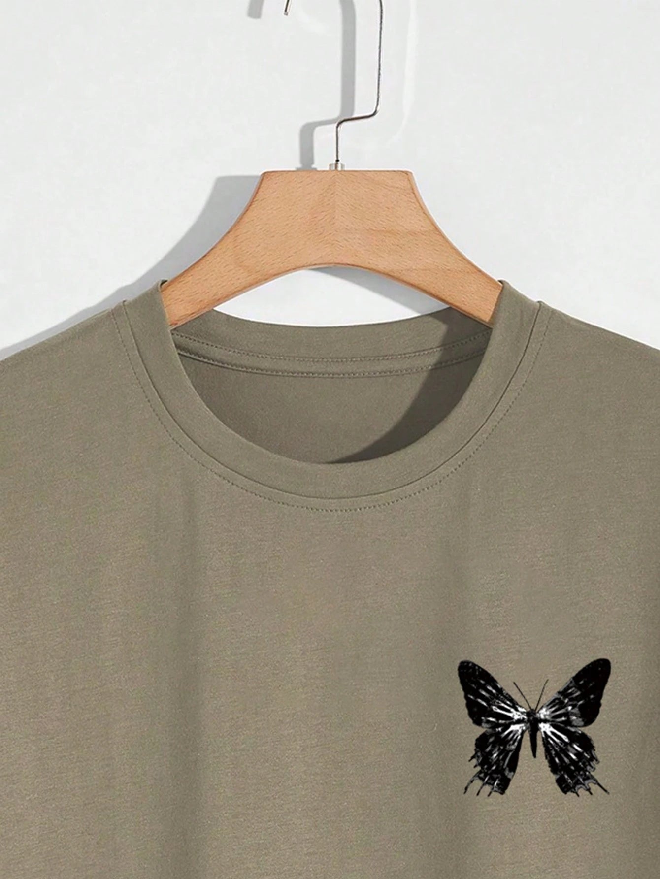 Manfinity EMRG Men T-Shirts Fit Crew Neck Short Sleeve Graphic Tee Butterfly Street Summer Polyester