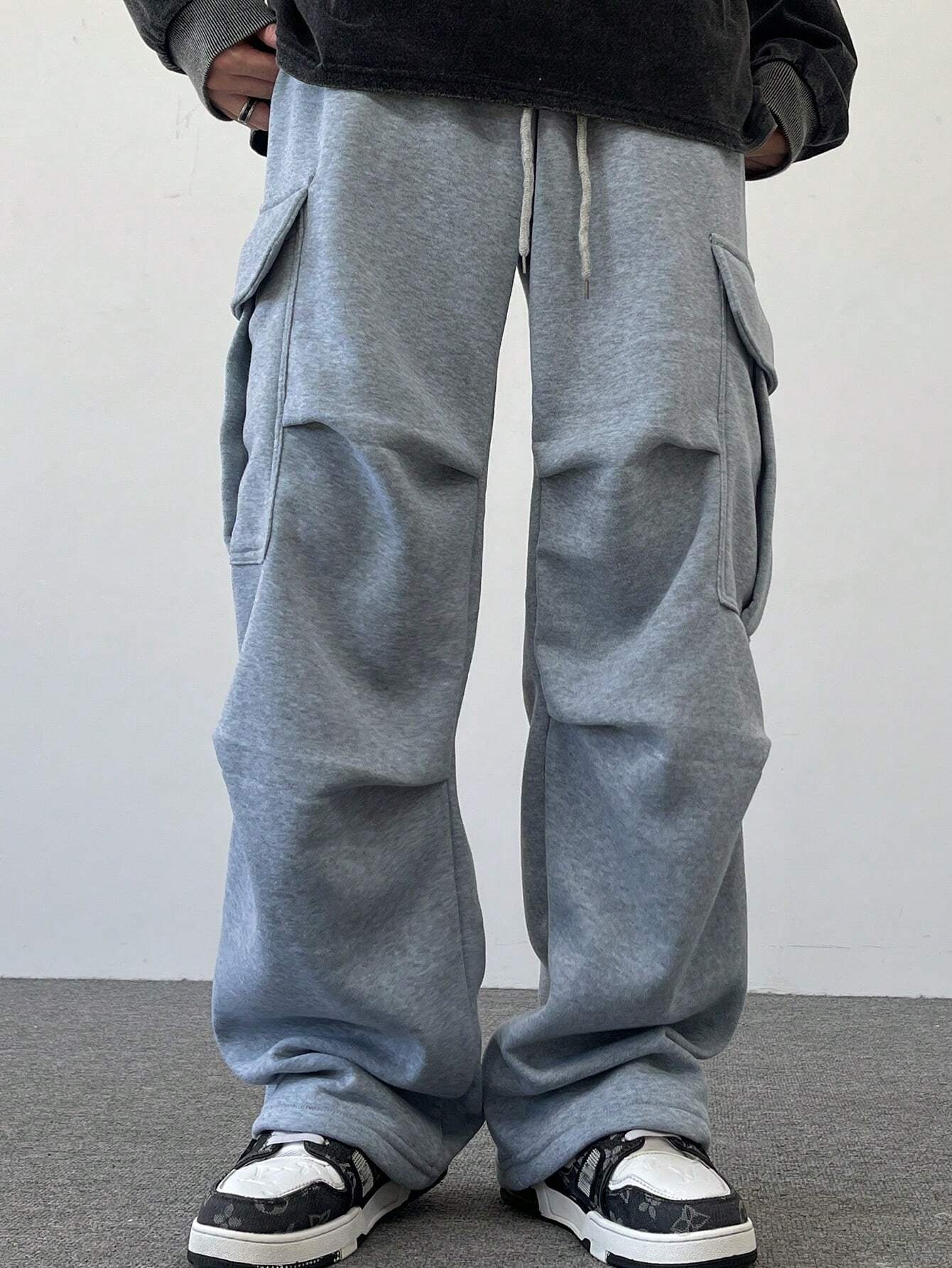 Manfinity Hypemode Men'S Drawstring Waist Cargo Pocket Pleated Loose Casual Baggy Sweatpants Going Out Street Wear Sweatpants, for Husband, Boyfriend Gifts, Grey Baggy Sweatpants, Men S Cargo Sweat Pants, Cargo Sweatpants
