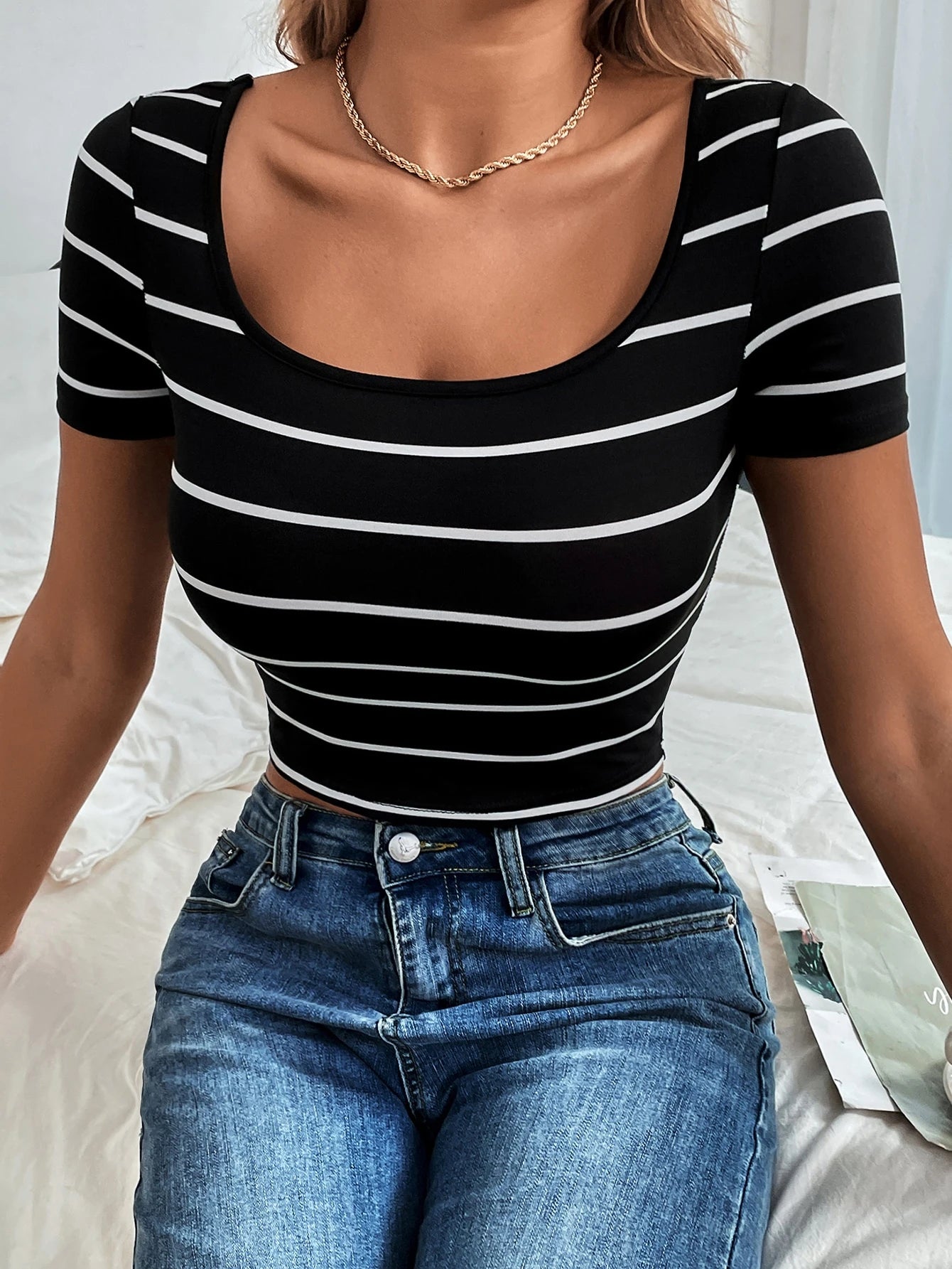 Ezwear Summer Scoop Neck Striped Crop Tee