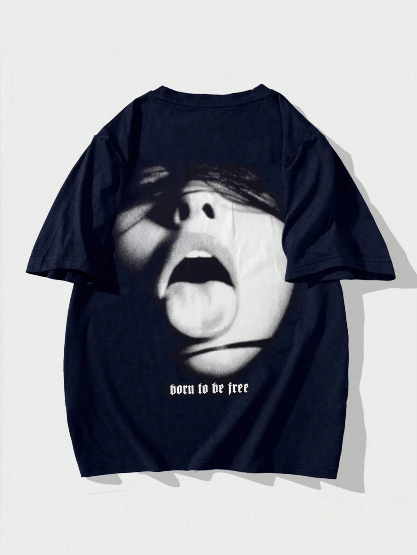 Manfinity EMRG Men Loose Fit Short Sleeve T-Shirt with Character Graphic Print, Street Wear, Boyfriend Gift