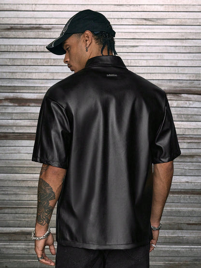 AXEPEAK Men Summer Street Fashion Plain Loose PU Leather Short Sleeve Shirt with Letter Print and Drop Shoulder Design, for Boyfriend Gift, Going Out, Streetwear Edition